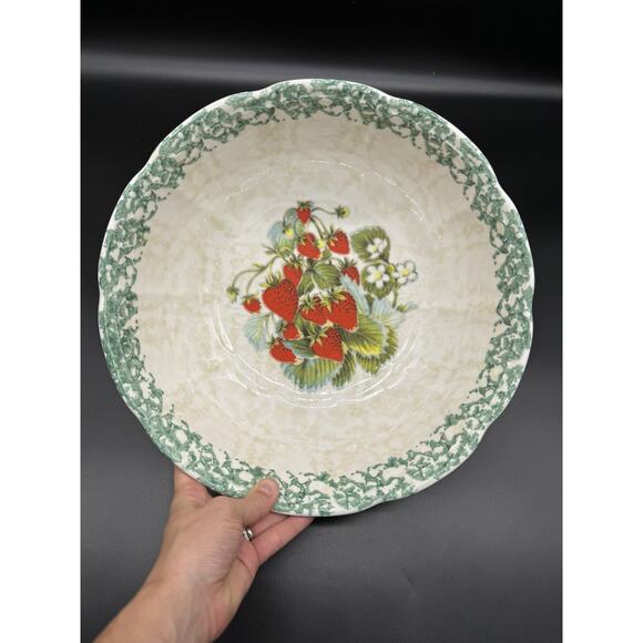 Vintage Ceramic Serving Bowl, Garantito Per Alimenti, Hand Painted Strawberries - Picture 1 of 16